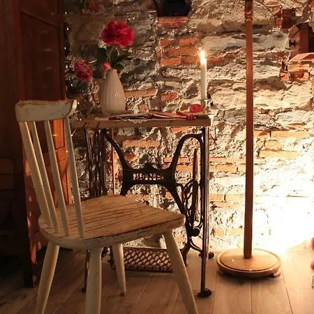 Le Dame Della Cortesella B&B 코모