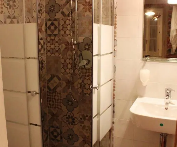 勒达米德拉科尔塞拉住宿加早餐旅馆